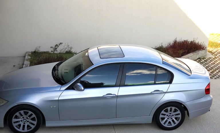 2007 BMW Series 320i.